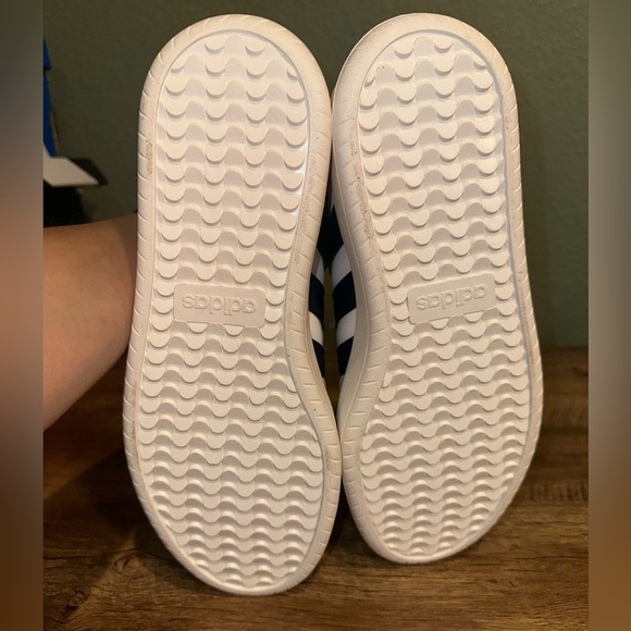 Adidas White and Navy Sneakers with Red Accent - Picture 6 of 7